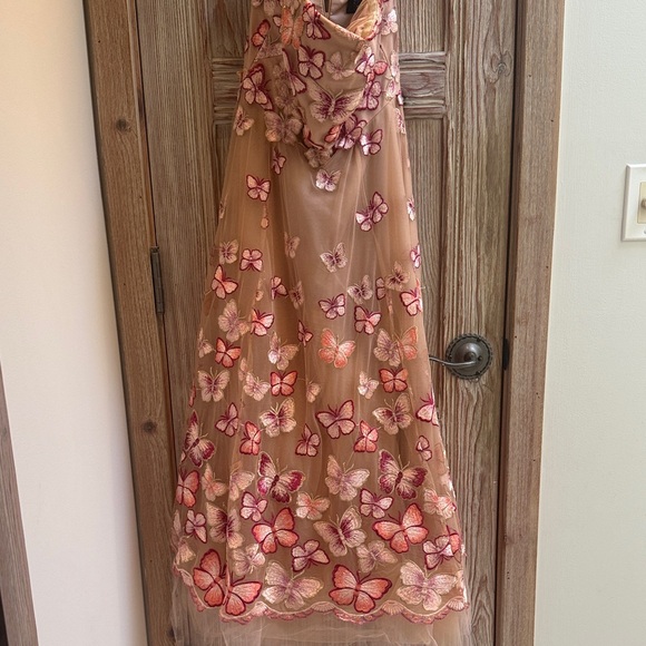 Marchesa Notte Strapless sequin-embellished embroidered tulle gown - size 2 - Picture 3 of 6